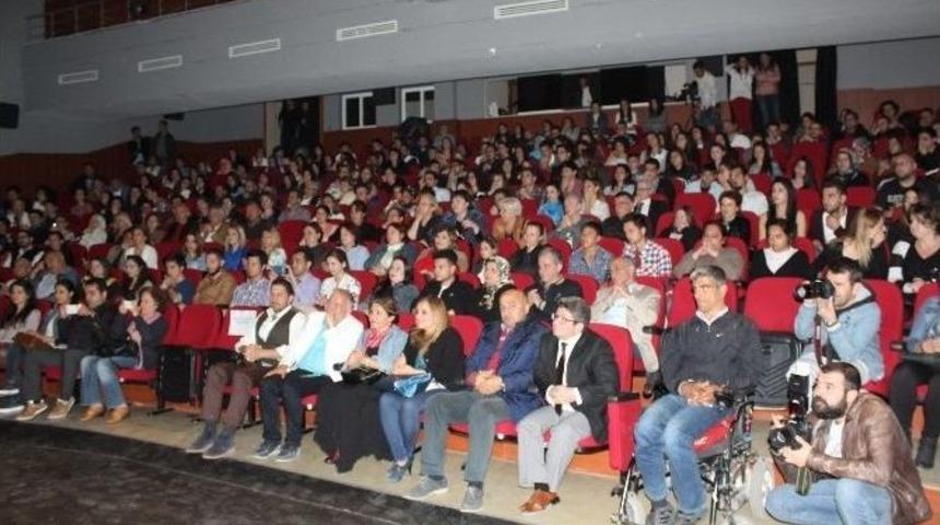 &ldquo;p&uuml;f Noktası&rdquo;, İzleyenler Tarafından Ayakta Alkışlandı