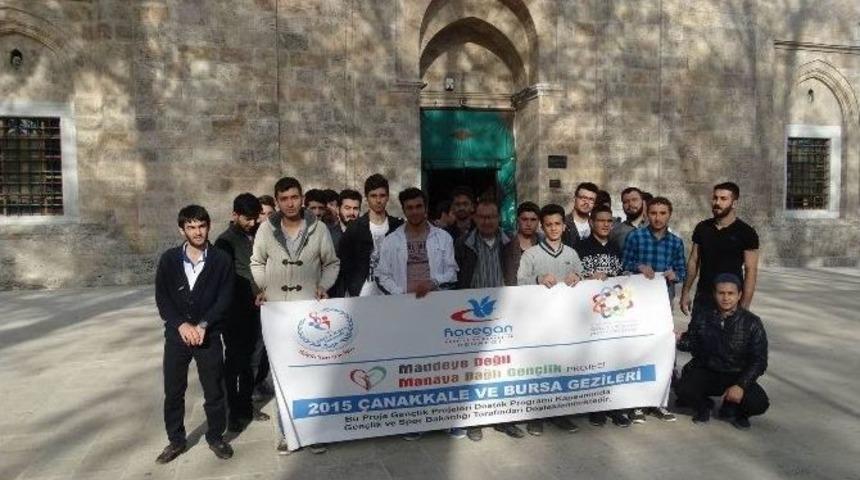 Hacegan Derneği Madde Bağımlılarını &Ccedil;anakkale&rsquo;ye G&ouml;t&uuml;rd&uuml;