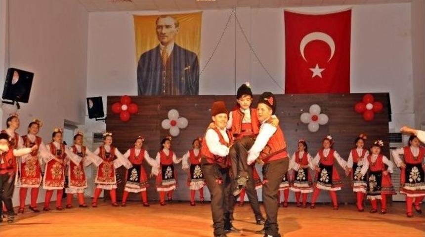 Demre&rsquo;de Uluslararası Folklor Şenliği D&uuml;zenlendi