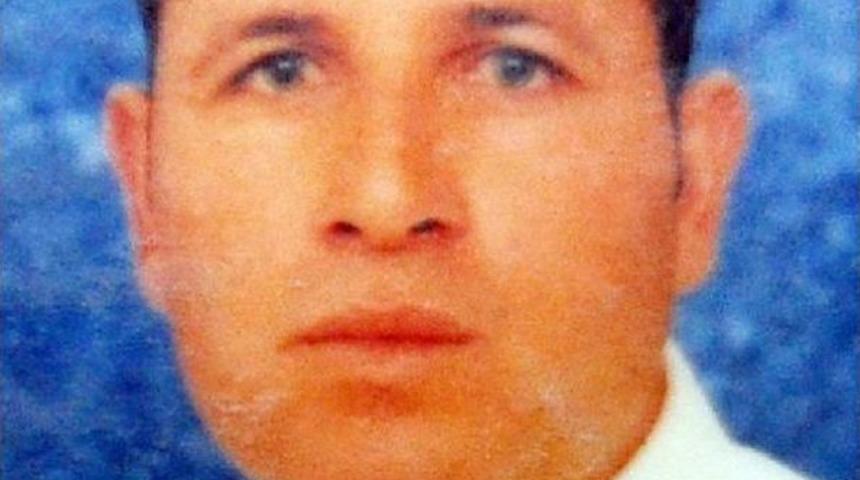 Otomobil Ağaca &Ccedil;arptı, S&uuml;r&uuml;c&uuml; &Ouml;ld&uuml;