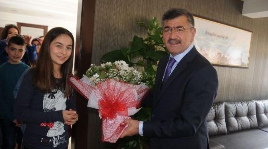 Belediye Başkanlık Makamına Şevval Kılı&ccedil; Oturdu