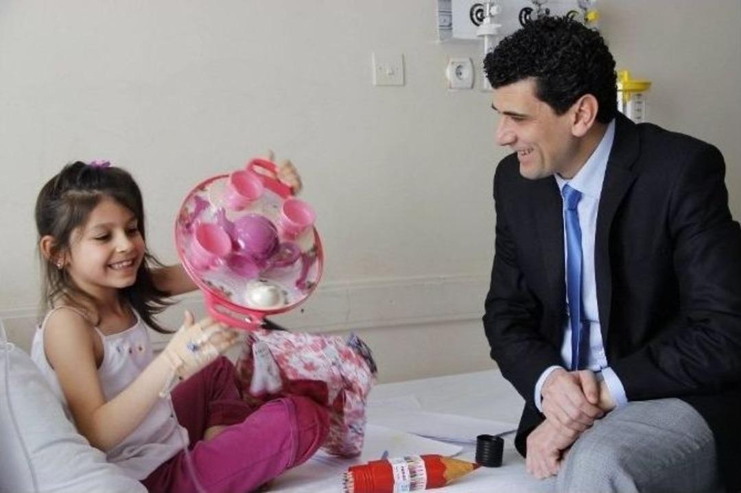 Uşak&rsquo;ta Hastanede Yatan &Ccedil;ocuklar Unutulmadı