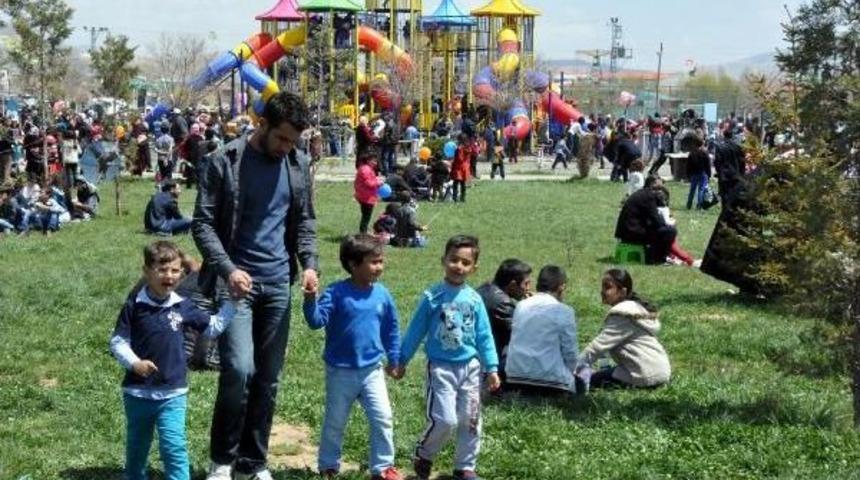 Van, Hakkari Ve Bitlis'te 23 Nisan Coşkusu