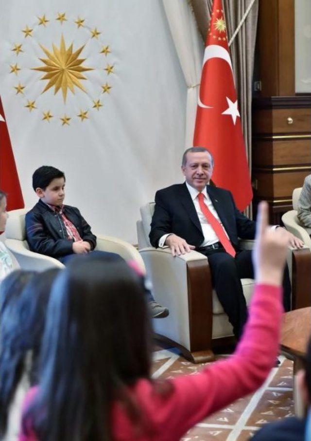 Cumhurbaşkanı Erdoğan'dan Keman Çalan Çocuğa: Of Şimdi Beni Yıktın