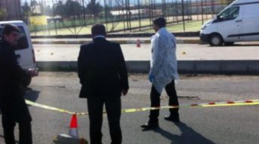 Edirne&rsquo;de Polis Bı&ccedil;aklı Saldırganı Bacağından Vurarak Etkisiz Hale Getirdi