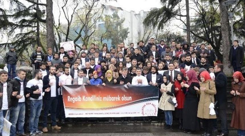 Ak Parti Trabzon İl Gen&ccedil;lik Kolları Tarafından Regaip Kandili Y&uuml;r&uuml;y&uuml;ş&uuml;