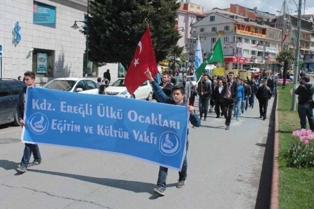 &Uuml;lk&uuml;c&uuml;ler Ermenistan Bayrağını Yakıp Diasporayı Protesto Etti