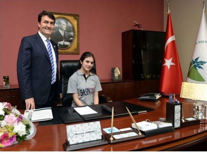 Başkan Dündar, Koltuğu Çocuklara Bıraktı G5