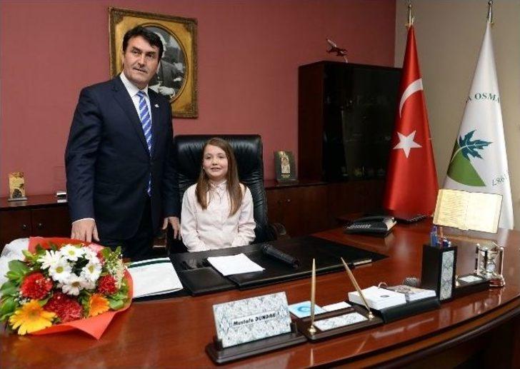 Başkan Dündar, Koltuğu Çocuklara Bıraktı G2