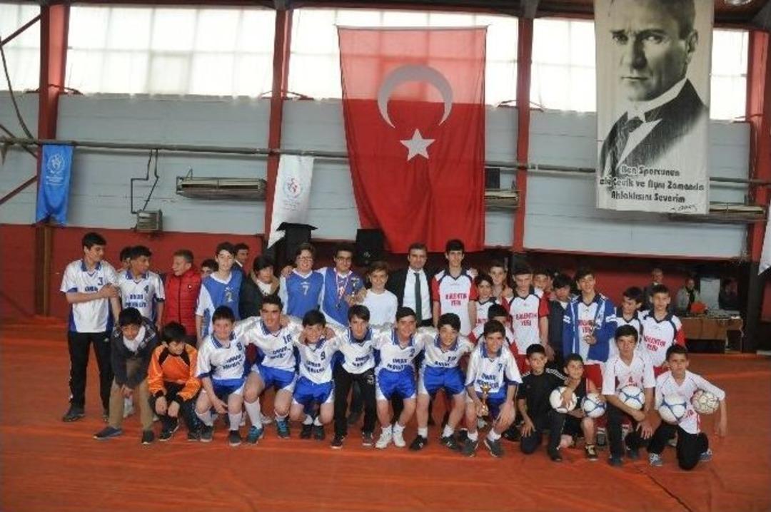 23 Nisan Etkinlikleri Kapalı Spor Salonunda Yapıldı