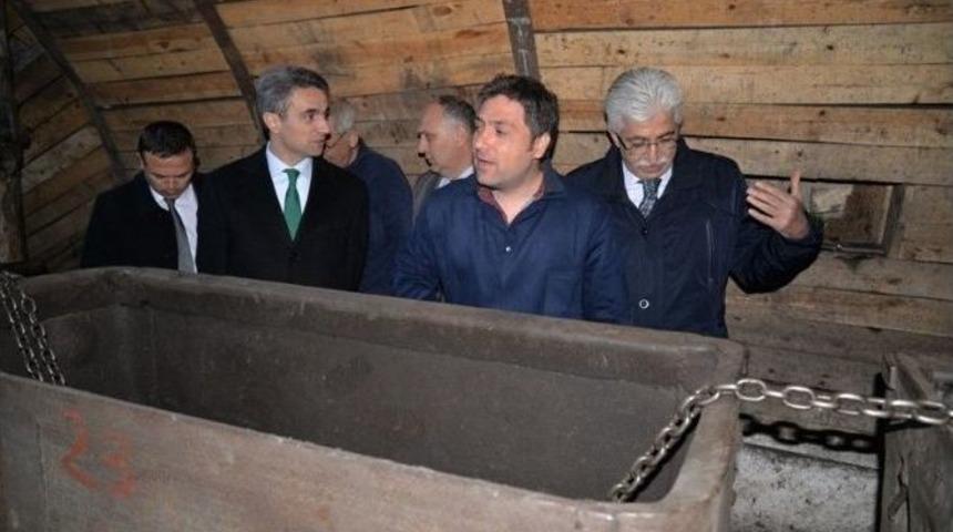 Vali Baruş, K&ouml;m&uuml;r Madenine Girerek İş&ccedil;ilerle Sohbet Etti
