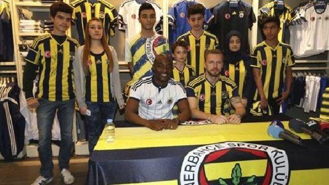 Kadlec Ve Webo 23 Nisan'da Çocuklarla Bir Araya Geldi