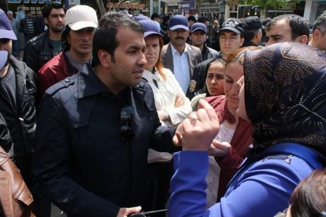 Siirt&rsquo;te Polis İle G&ouml;stericiler Arasında Gerginlik