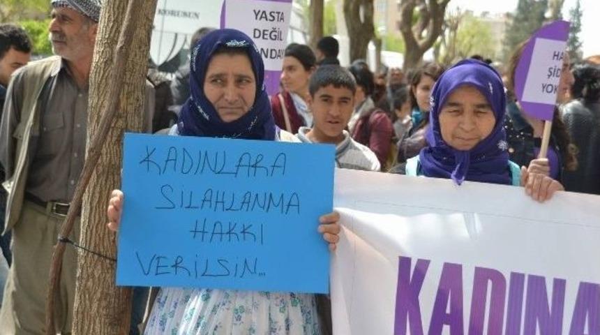 Hdp&rsquo;nin &rsquo;cinayet Ve Kadına Şiddete Hayır&rsquo; Etkinliğinde İlgin&ccedil; Pankart