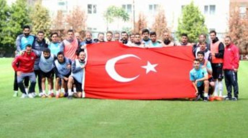 Manisaspor'dan Bayraklı Kutlama