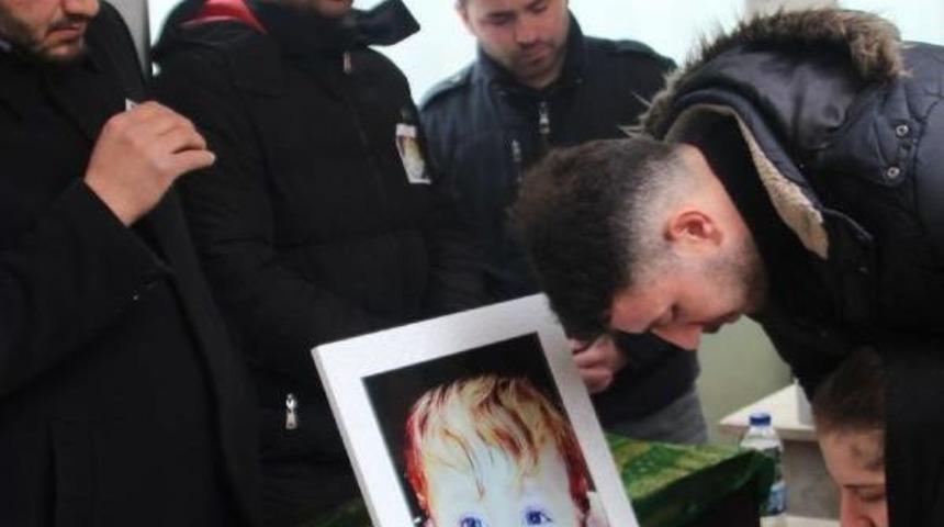 Ateş Bebeğin Kreşte &Ouml;l&uuml;m Nedeni Belirlenemedi; Acılı Anne, 'aihm'e Kadar Gideceğim' Dedi