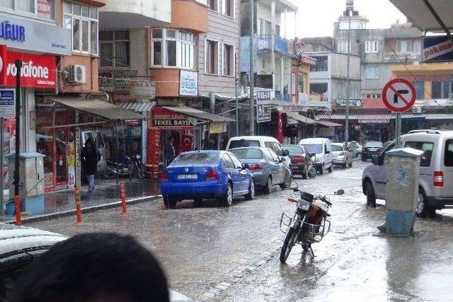 İslahiye’de Dolu Yağışı Hayatı Olumsuz Etkiledi