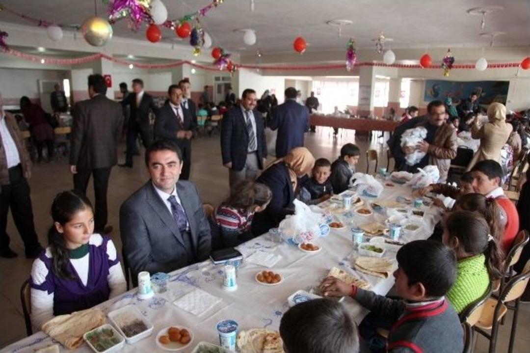 Yetim Ve &Ouml;ks&uuml;z &Ccedil;ocuklara &Ouml;zel Eğlence Programı