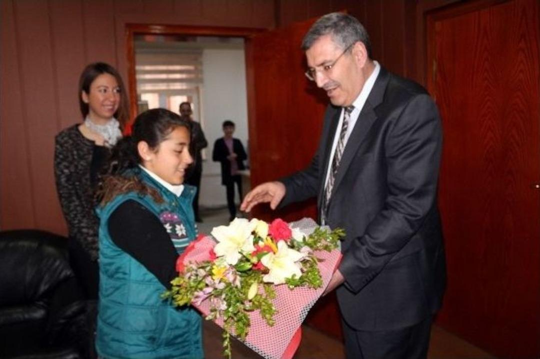 Milli Eğitim M&uuml;d&uuml;r&uuml; Koltuğunu Devretti