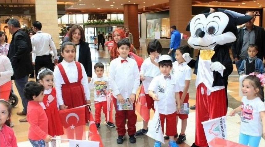 Miniklerin Resim Sergisi A&ccedil;ıldı