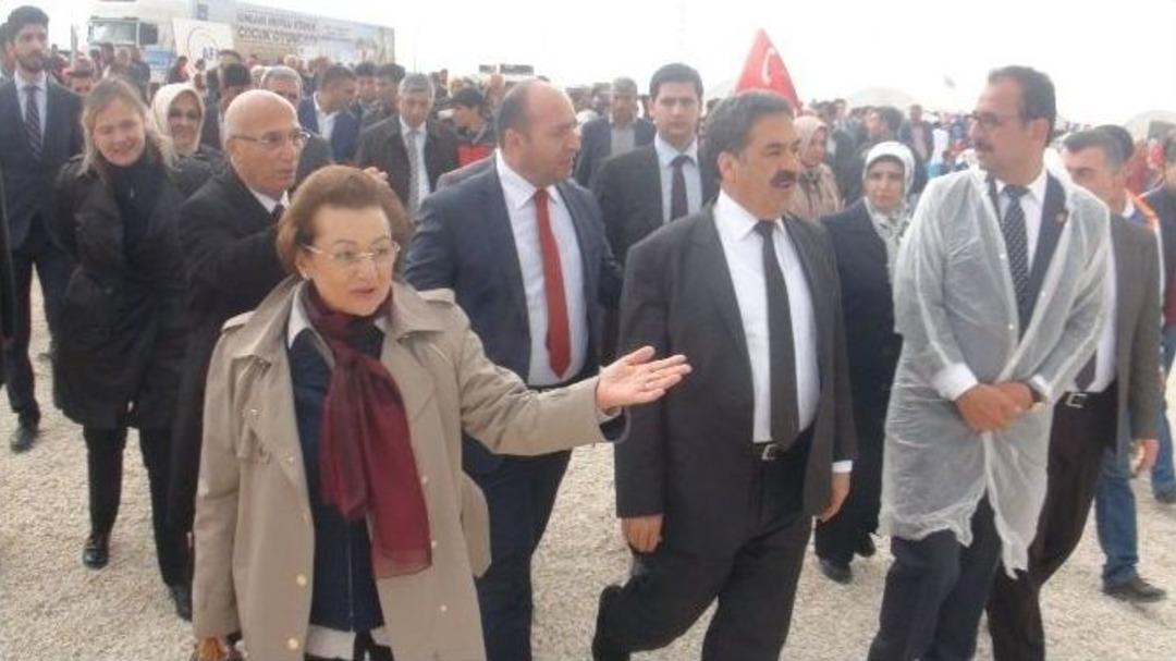 Kobanili &Ccedil;ocukların &Ccedil;ifte Bayram Sevinci