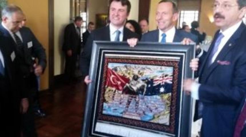 Avustralya Başbakanına Dostluğu Simgeleyen İpek Hereke Halısı Hediye Edildi