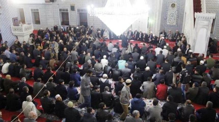 Şanlıurfa'da Regaip Kandili Coşkuyla Kutlandı