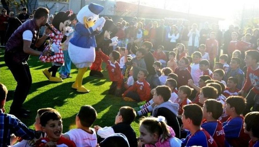 &Ccedil;anakkale Dardanelspor &Ccedil;ocuklarla Kucaklaştı