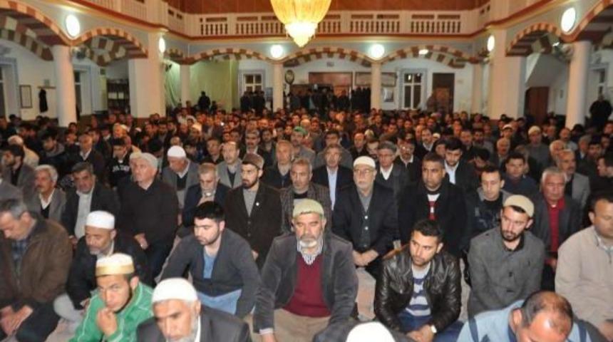 Adıyaman&rsquo;Da Camiler Doldu, Taştı