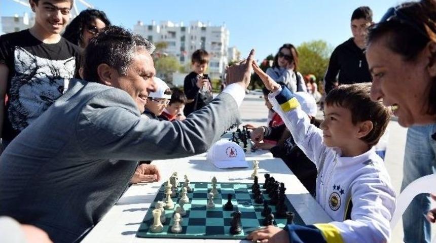 Muratpaşa Kent Meydanında Spor