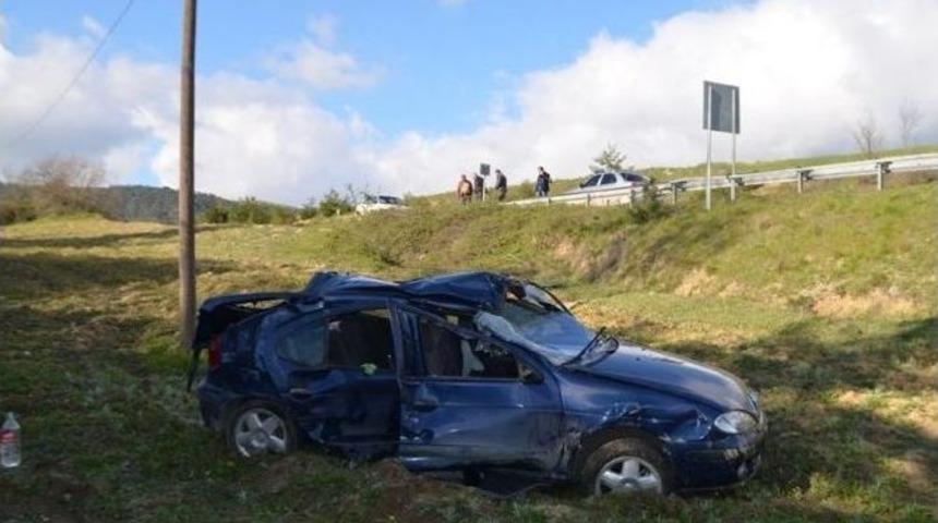Sakarya&rsquo;da Otomobil Şarampole U&ccedil;tu: 4 Yaralı