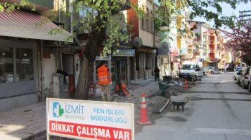 İzmit&rsquo;in Caddeleri Yenileniyor
