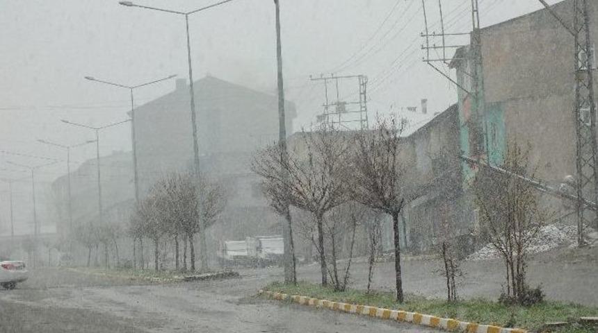 Malazgirt&rsquo;te Kar Yağışı