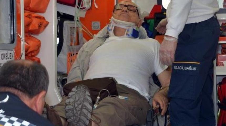 Kalp Krizi Ge&ccedil;iren S&uuml;r&uuml;c&uuml;, Ekip Otomobiline &Ccedil;arpınca Kurtarıldı