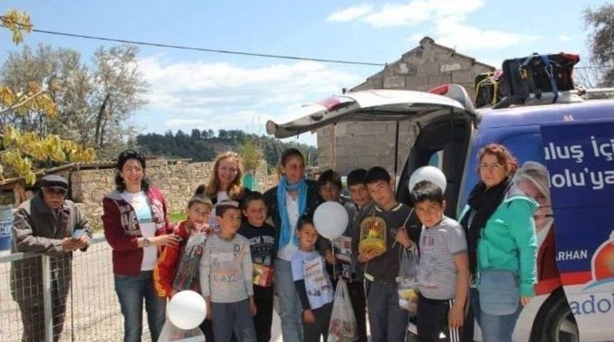 Anadolu Partisi&rsquo;nden K&ouml;y &Ccedil;ocuklarına 23 Nisan S&uuml;prizi