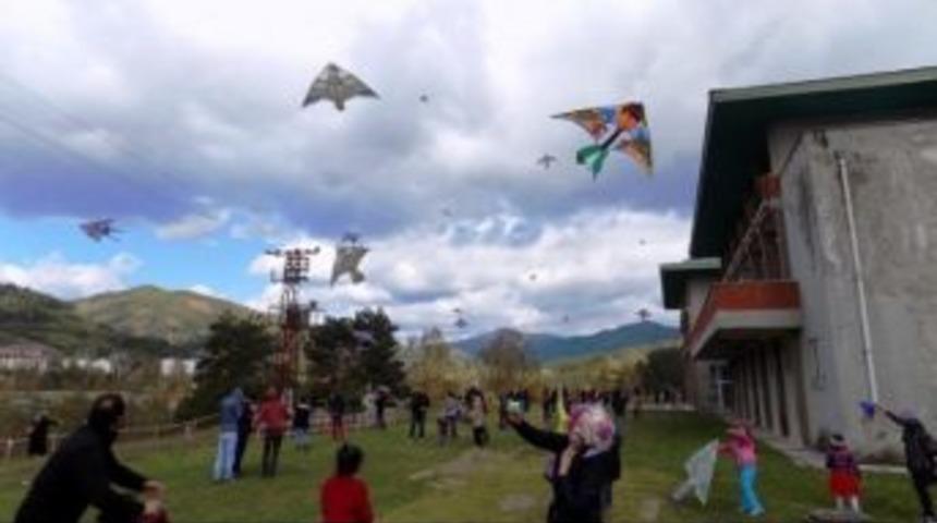 Ulus&rsquo;ta U&ccedil;urtma Şenliği