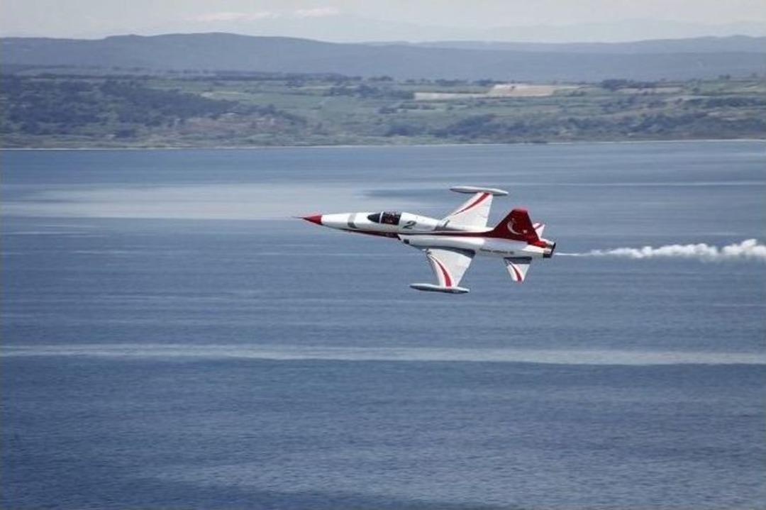 T&uuml;rk Yıldızlarının Provası Bile İlgi İle İzlendi