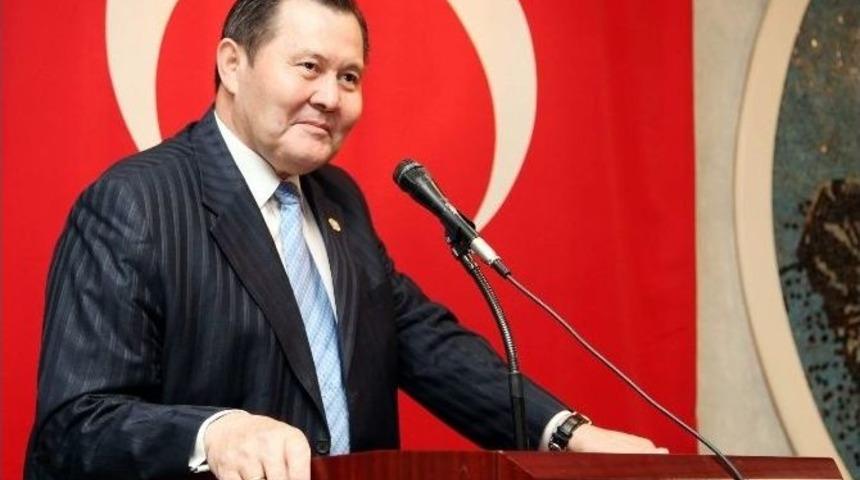 Ga&uuml;n&rsquo;de &ldquo;20. Y&uuml;zyılda T&uuml;rk D&uuml;nyası&rdquo; Konulu Konferans D&uuml;zenlendi