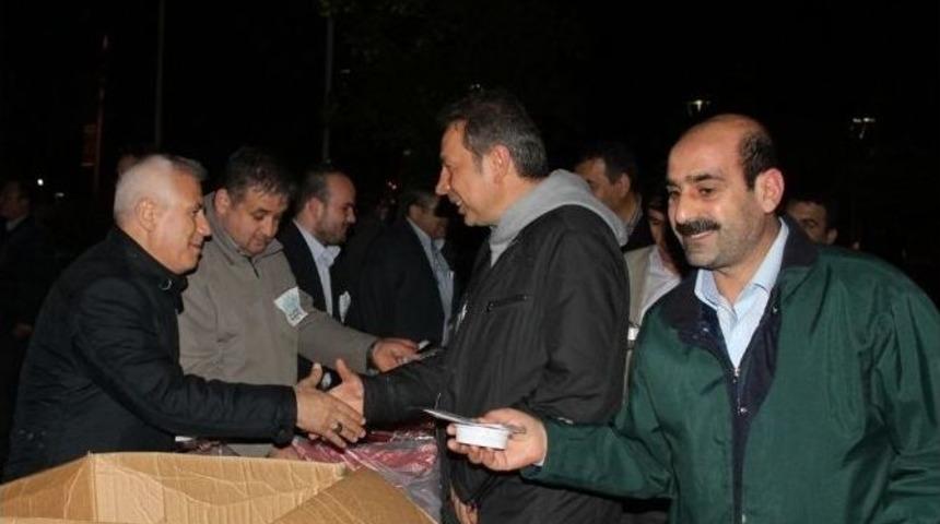 Nil&uuml;fer&rsquo;de Kandil Gecesi Tatlı İkramı