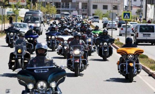 Harleyciler Antalya'da Gaza Bastı