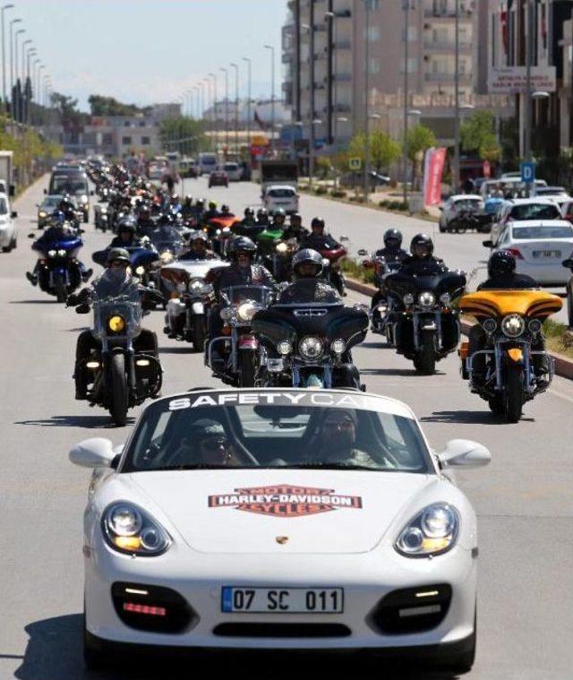 Harleyciler Antalya'da Gaza Bastı