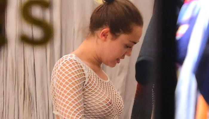 Miley Cyrus Showing Her Tits