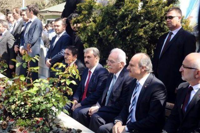 Kamalak Ve Destici, Erbakan’In Mezarını Ziyaret Etti