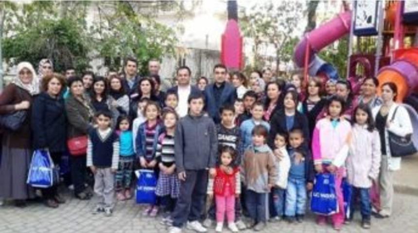 Ak Parti &Ouml;demiş&rsquo;ten &Ccedil;ocuklara 23 Nisan Hediyesi