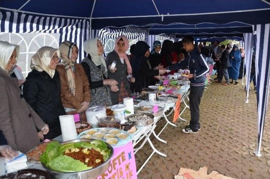 Siverek&rsquo;te K&uuml;t&uuml;phaneler Yararına Kermes D&uuml;zenlendi