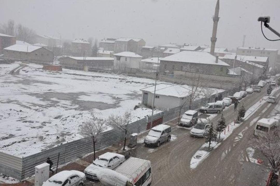 Patnos&rsquo;ta Kar Yağışı