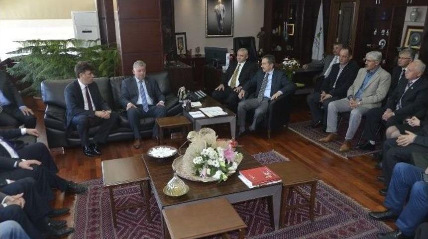 Balkan Rumeli T&uuml;rkleri Konfederasyonu Y&ouml;netimi Başkan Ata&ccedil;&rsquo;ı Ziyaret Etti