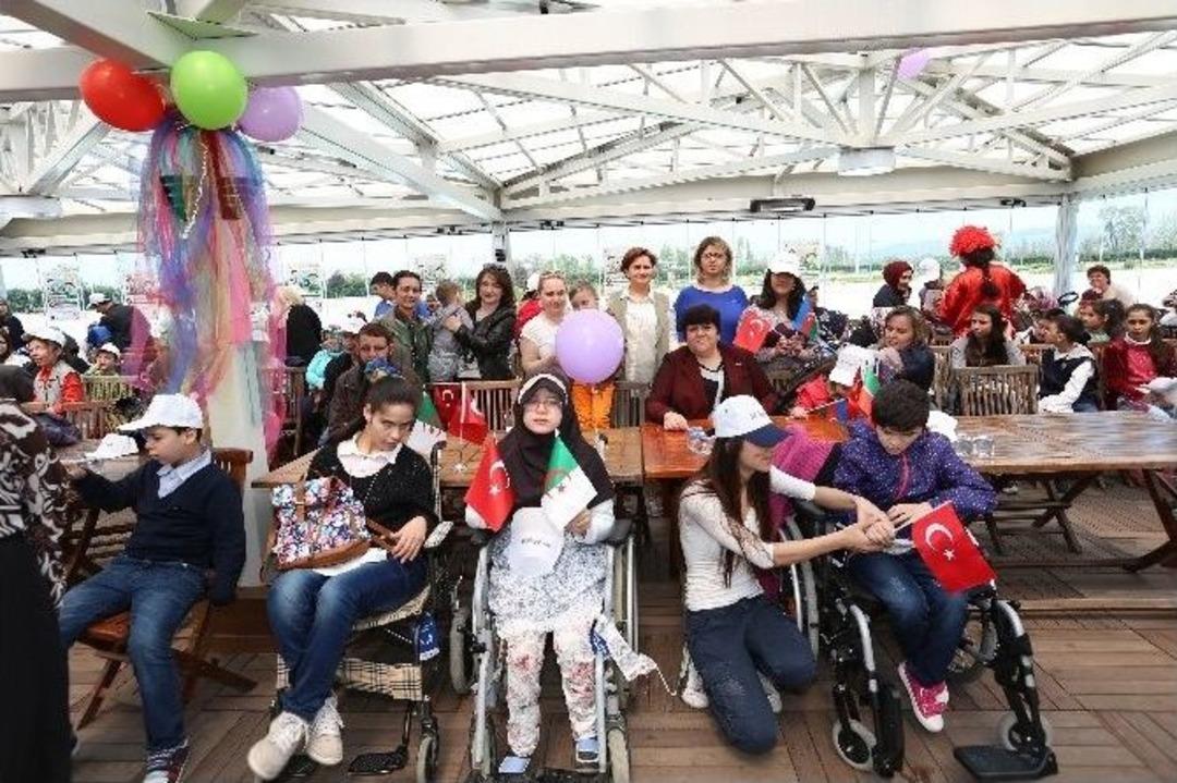 Sevgi Dolu Kalplere &Ouml;zel Kutlama