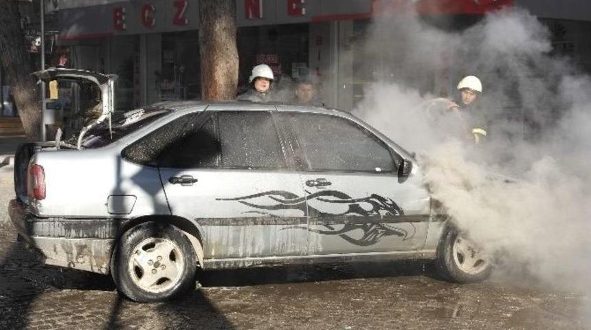 Seyir Halindeki Otomobil Yandı