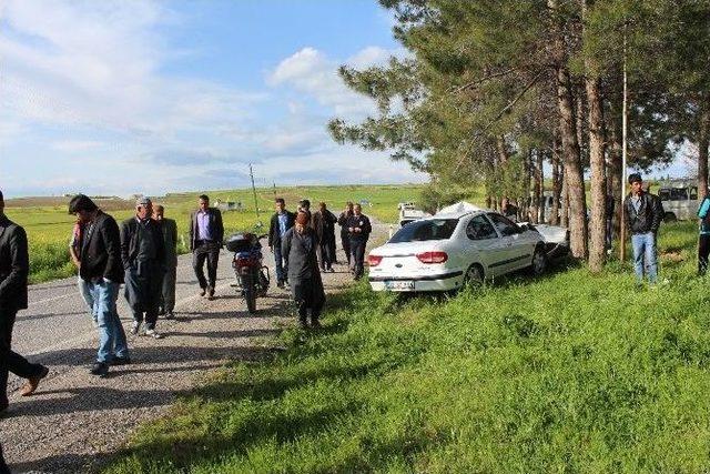 Adıyaman&rsquo;da İki Otomobil &Ccedil;arpıştı: İki Yaralı 1